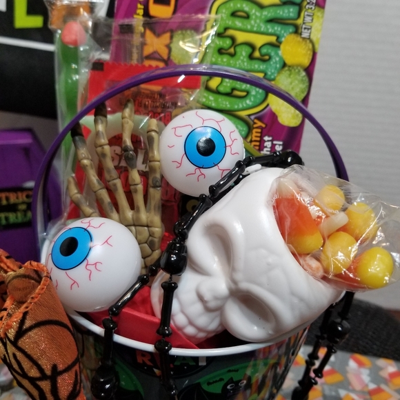Cute Halloween Spooky Gift Basket - Picture 5 of 6